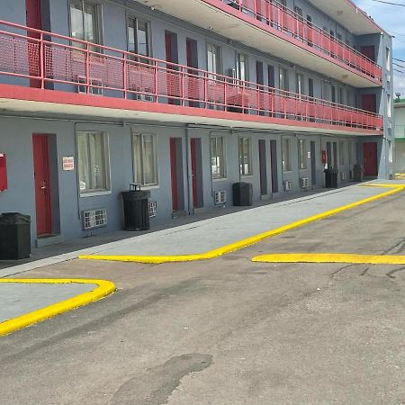 Budgetel Inn And Suites - Louisville Exterior foto